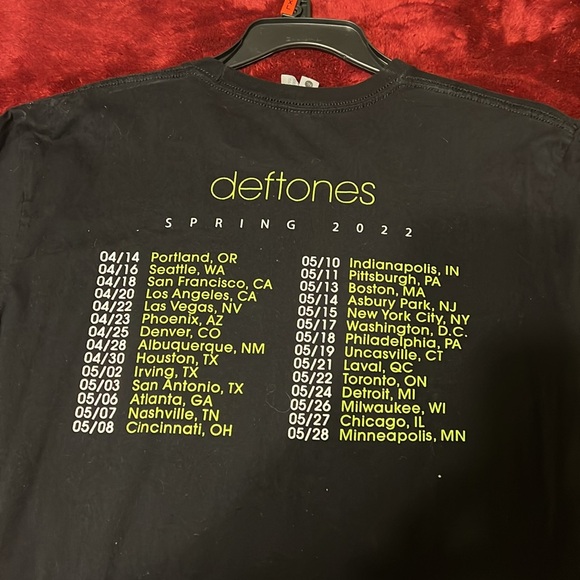 DEFTONES Band Spring 2022 Tour Merch T-Shirt - Picture 2 of 2